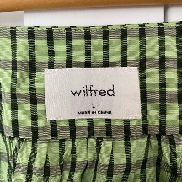 Aritzia cropped flowy blouse with puff sleeves - Picture 3 of 3